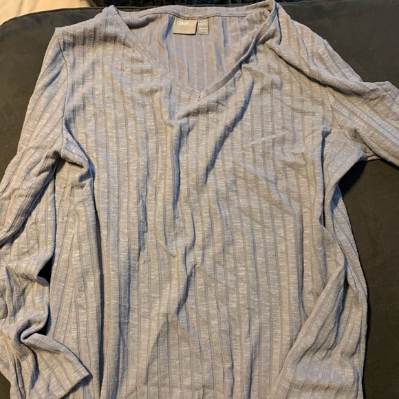 Maternity shirt - Picture 1 of 3